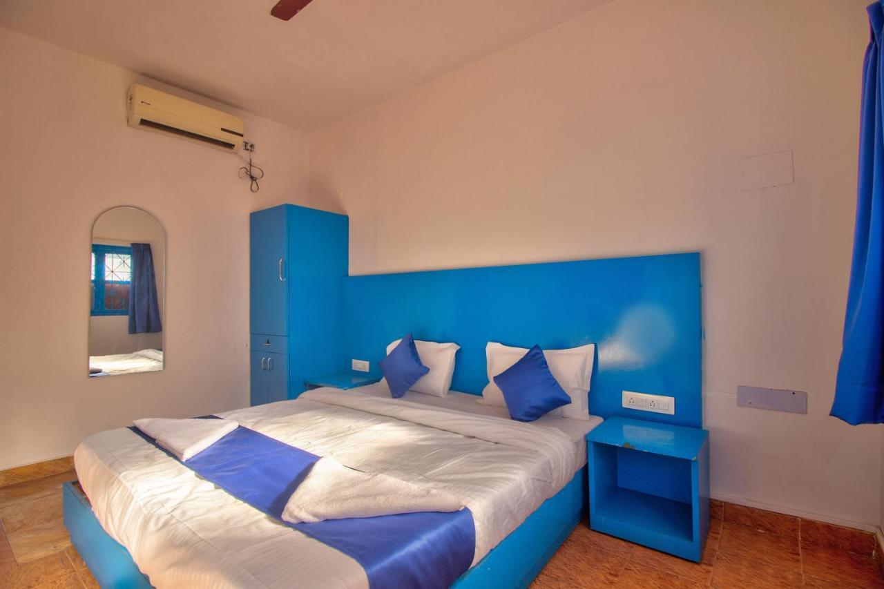 Mandrem Retreat Beach Resort Oud Goa Buitenkant foto
